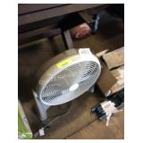 1 LOT FLOOR FAN