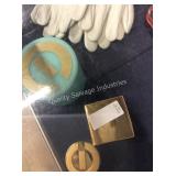 1 LOT ELIZABETH GRANT COSMETICS (DISPLAY)