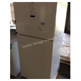 1 LOT WP WHITE REFRIGERATOR