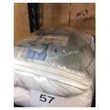 1 CTN QUEEN MATTRESS TOPPER