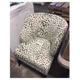 1 LOT ACCENT CHAIR