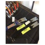 1 LOT PRY BARS  (DISPLAY)