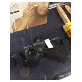 1 LOT BINOCULAR (DISPLAY)