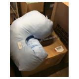 1 LOT BODY PILLOWS