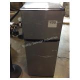1 LOT WHIRLPOOL COMPACT REFRIGERATOR
