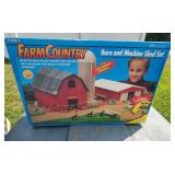 Ertl Farm Country Barn & Machine Shed Set
