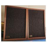 Pair of Realistic MC-1000 Speakers