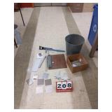 Assorted metal gauge samples, assorted items