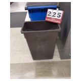 Trash can