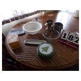 Assorted Kitchen Items