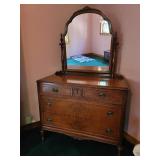 44" Dresser w/ mirror