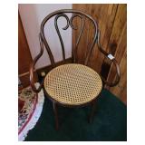 Chain bottom bentwood chair
