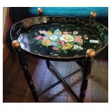 Flower tray table with removable tray