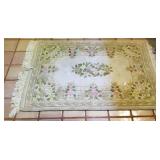 Area rug stained 3.6 x 5.6