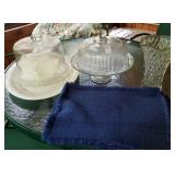 Lot of 1 case, 2 cake stands, 1 platter and 5