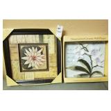 Lot of 2 wall plaques