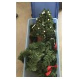 Christmas tote garland and small tree