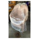 4 plastic lawn chairs