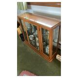 Low glass display cabinet mirror-back