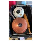 Kitchen lot- Roaster pan, small pots rolling pin