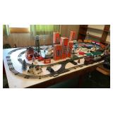 Train platform with Lionel O