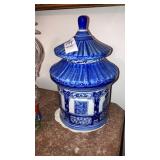 Blue & white pottery storage jar
