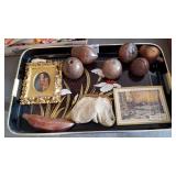 Tray lot of wooden fruit, mesh Whiting & Davis