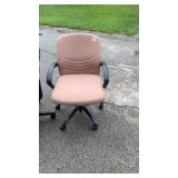 2 office chairs 1 tan 1 gray