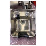 Cosmetology sink 1 1/2ft  x 1 1/2ft