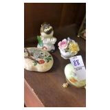 Lot of nature figures. Dolsyl egg, earl cornell