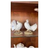 Pair of Ethan Allen pigeon statues