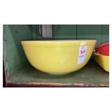 Pyrex yellow 4-qt mixing bowl