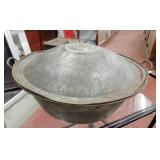 Large antique kettle/basin with lid