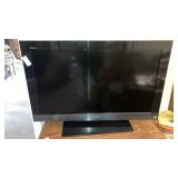 Sony Bravia flatscreen TV 32" diag on swivel base