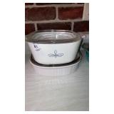2 Corning ware casseroles w/lids