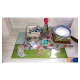 Lot of small glass cut boards,mini grater,teabag