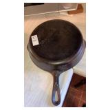 Griswold cast iron skillet no.8 small logo