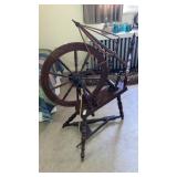 Antique spinning wheel