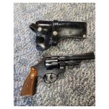 Smith & Wesson 357 5-in barrel model 27-2 w/ box