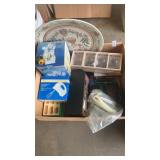 Box lot of assorted kitchen items
