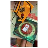 2 reflectors and thumb wrestling game