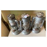 3 Meva 864 oil lamps