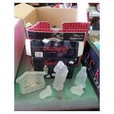 Assorted nativity scene figurines