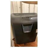 Staples paper shredder