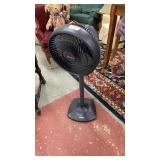 Holmes oscillating pedistal fan