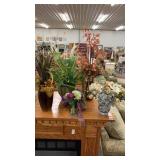 4 vases with artificial flowers and bouquet