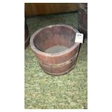 Antique grain measure 7-1/2" Diam x 5-1/2" tall