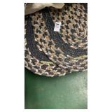 3 plastic mats , wall stencils , 3 pillows