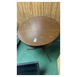 Wooden table 1 arm chipped