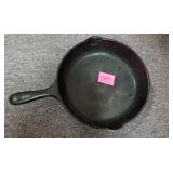 Cast iron skillet